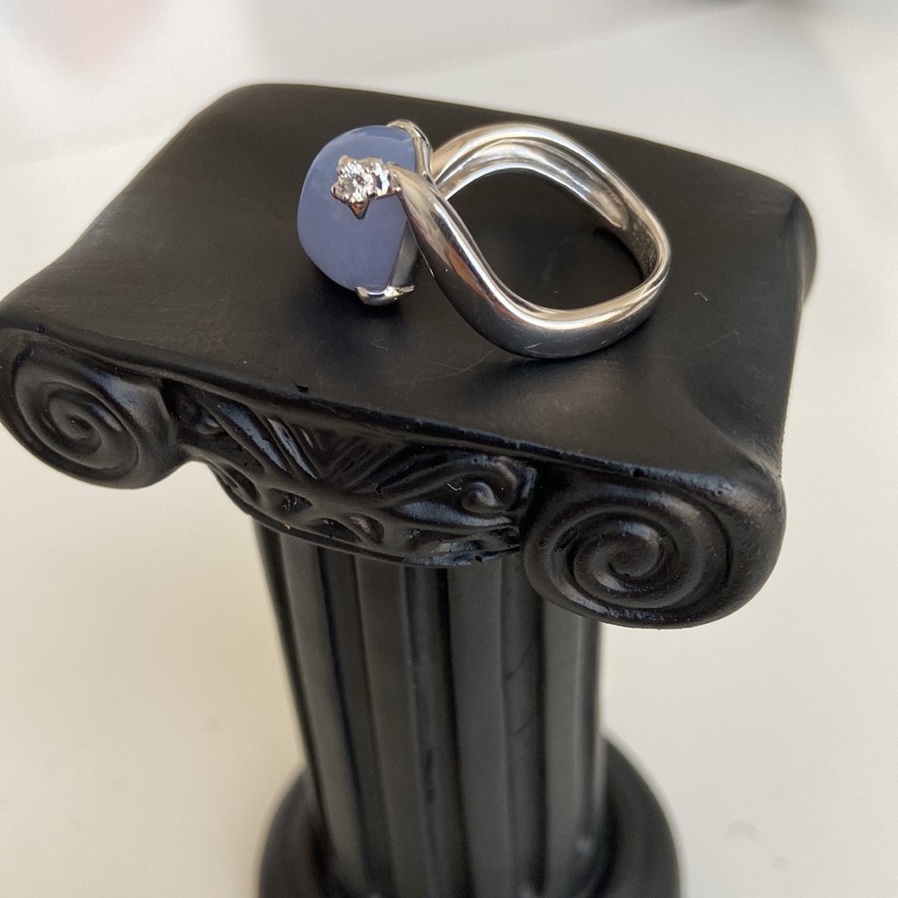 Chanel Fine Jewelry - Chalcedony and Diamond Comet Ring - Picture 10 of 10